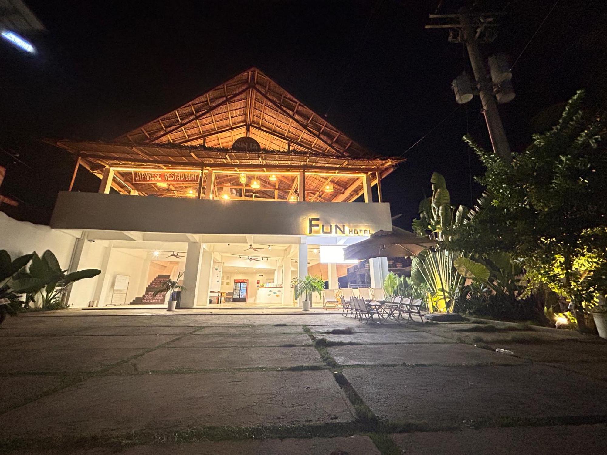 Fun Hotel Panglao Esterno foto