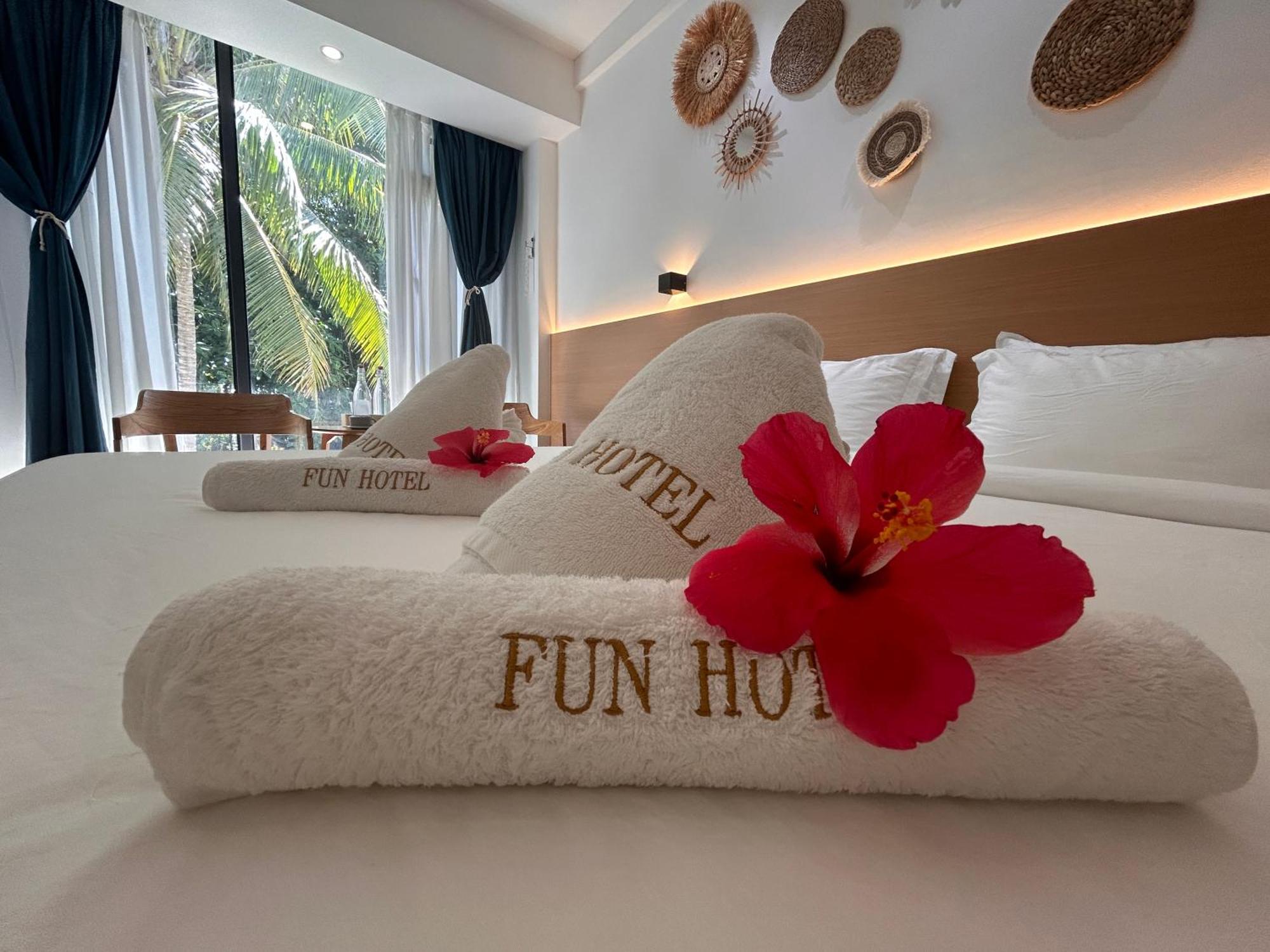 Fun Hotel Panglao Esterno foto